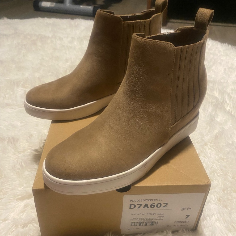 Tan boots